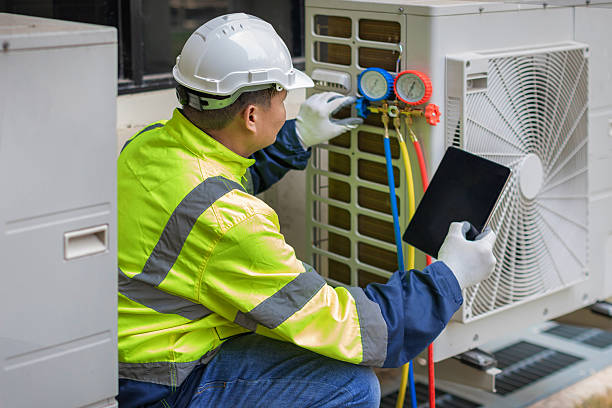 Professional Hvac technician working in Downey, CA